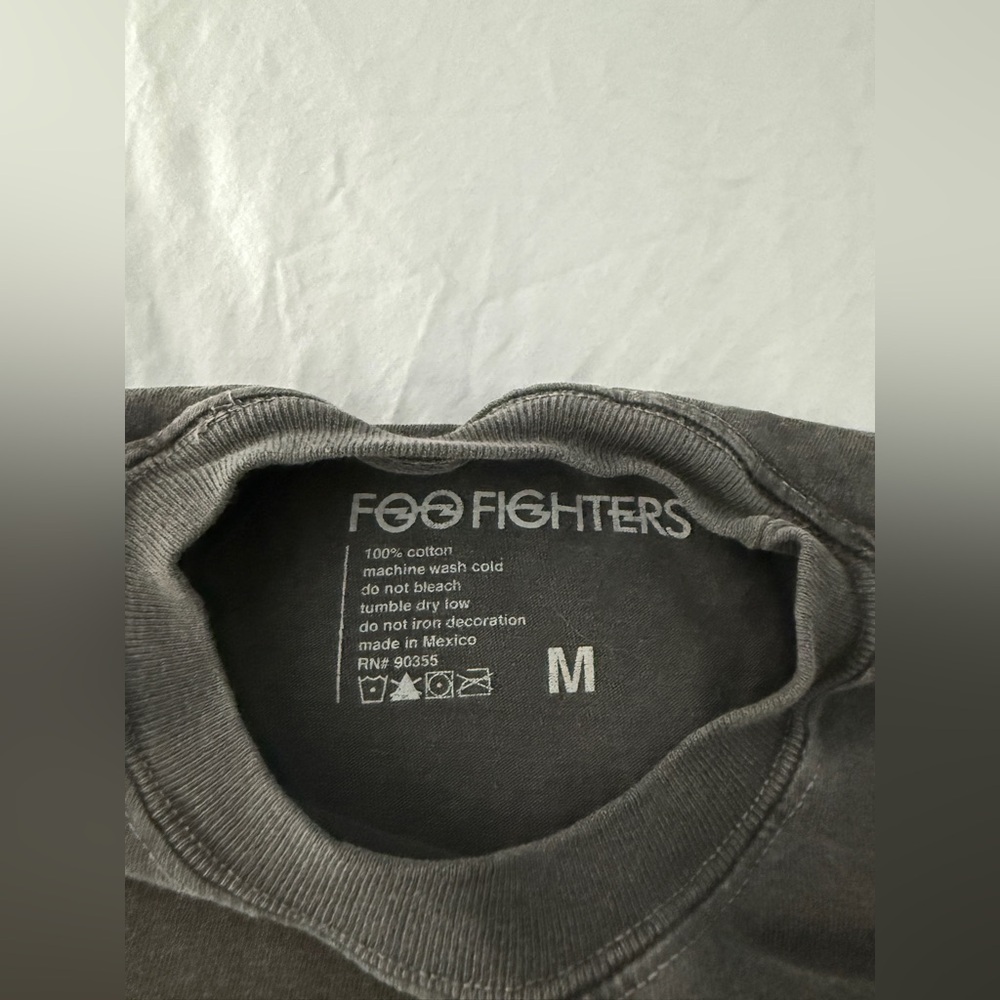 Foo Fighters Tour 2024 Graphic Tee - Charcoal with Pink & Yellow Print - Picture 2 of 3